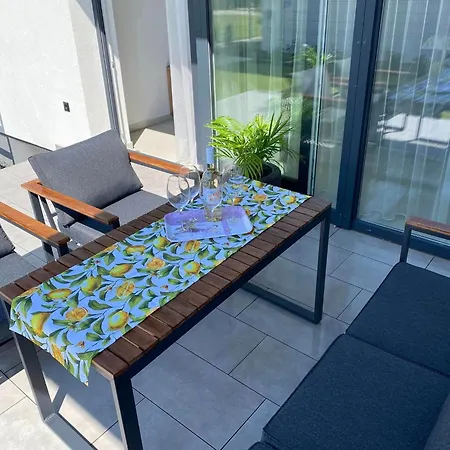 Panna-lak Apartmanhaz Kestel